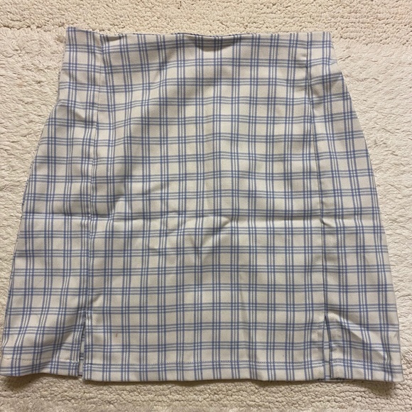 brandy melville skirt - Picture 2 of 2